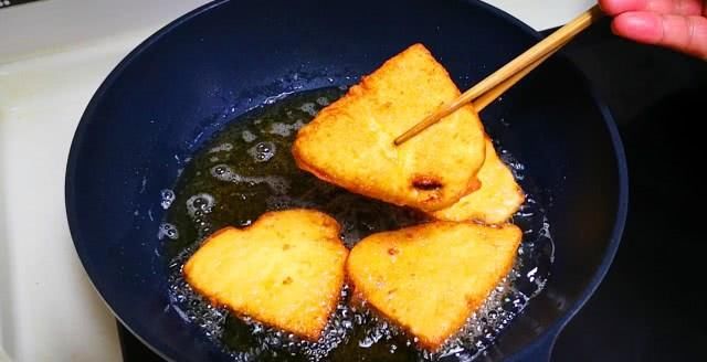  吸油@炸馒头片时，只用蛋液就错了，加2勺它，外酥里软不吸油，太香了