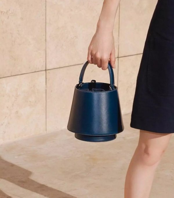 5款好看又有质感的小众包包 让你背出大牌质感