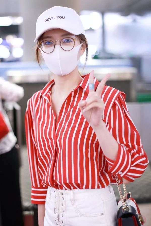 刘诗诗击破离婚传闻!周迅窦靖童这是什么情况?【海报街拍】