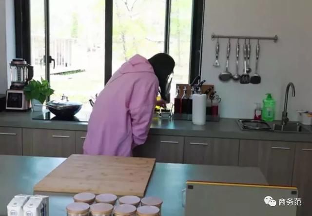 王菲、赵薇、舒淇等女神上综艺，装备最壕的竟然是她……