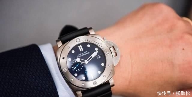  评测■金属玻璃配上那一抹蓝，VS沛纳海PAM00692腕表评测