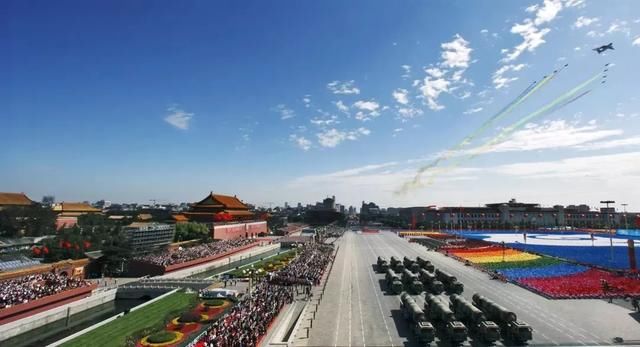 『D301航空钟』以首都之名，见证祖国军事腾飞！如今中国军迷迎来最幸福的时代