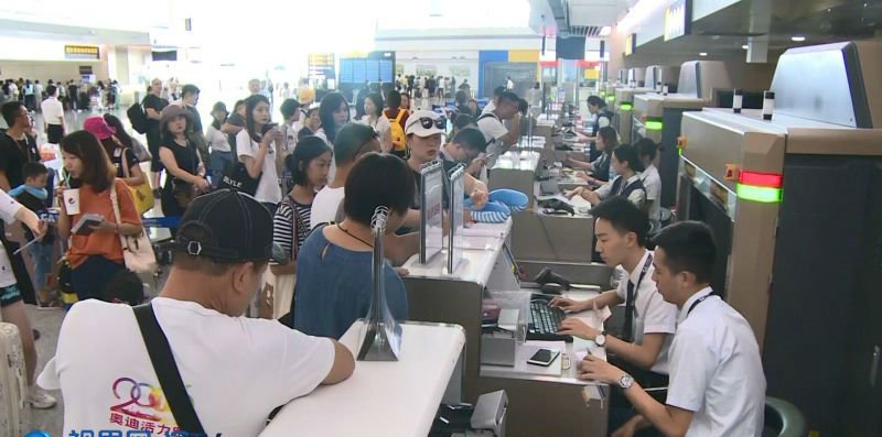 中秋小长假第一天 重庆机场起降航班超850架次