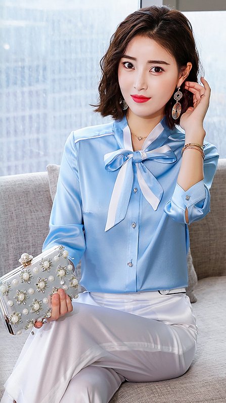 真丝裙扔了吧!刚上架的“秋小衫”，特适合80后女人，减龄显嫩