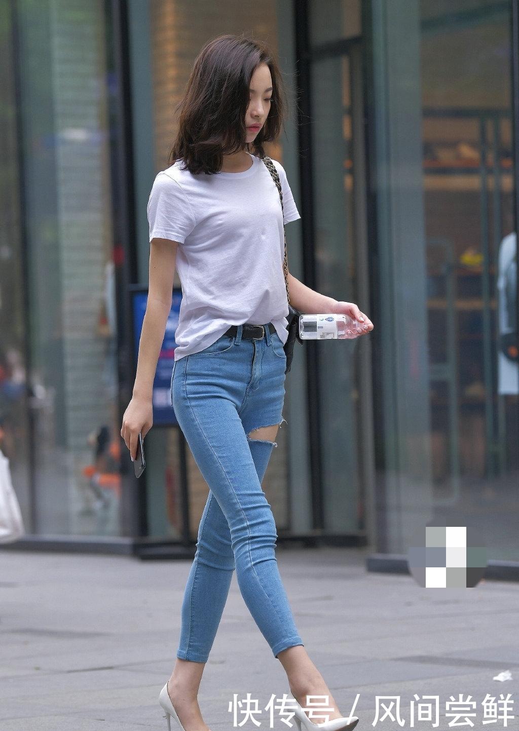 「性感」漂亮性感的牛仔裤美女,大长腿总是那么吸引人