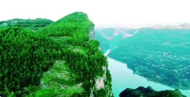 中国影像方志|恩施：大峡谷清江画廊美不胜收 土家族百米长宴歌声