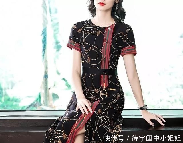  『中年』几款适合中年女人穿的连衣裙，让你穿上爱不释手，时髦又贴显年轻