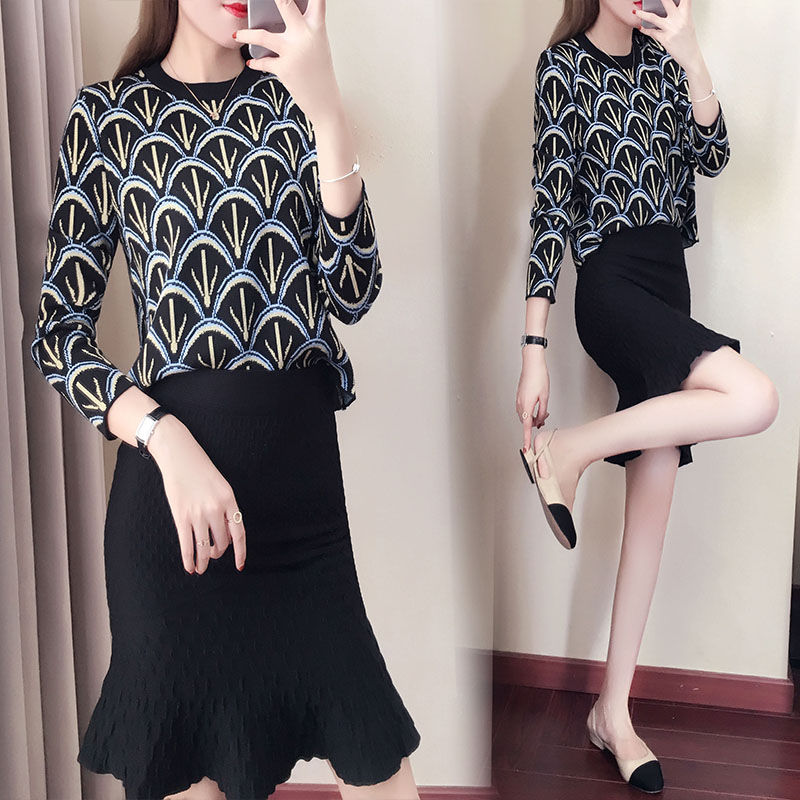 秋天一到,老婆把连衣裙都收起来了,穿包臀裙套装,性感又撩人