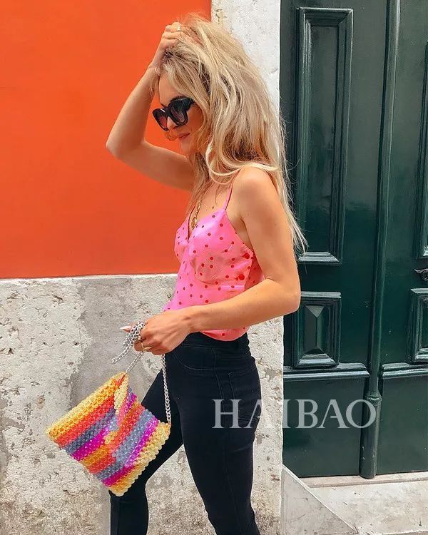 省钱| 还买什么奢侈品!奶奶辈的包包现在拎起来超时髦!