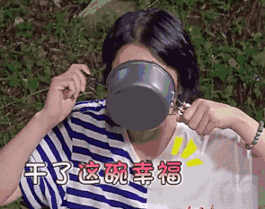 女子25年不卸妆竟长出结石!看完实在令人毛骨悚然……