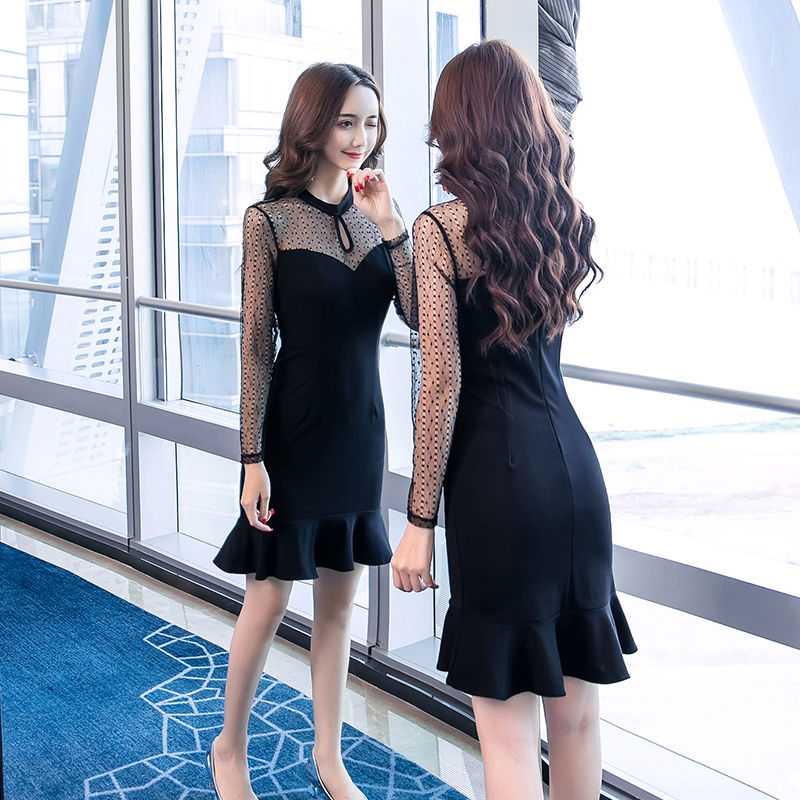 丰满的女人真敢穿,扔掉紧身衣,穿上了“紧身裙,让男人百看不厌