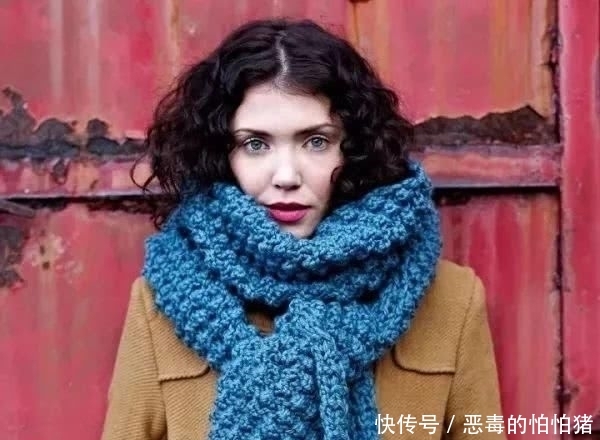  温暖：围巾搭配小心机，这个秋冬时髦和温暖全都有了！