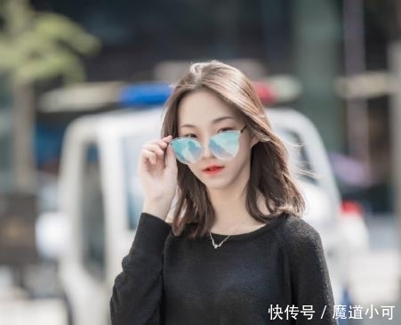  「小姐姐」街拍美丽又大方的小姐姐，元气满满，彰显女神般的气质美感！