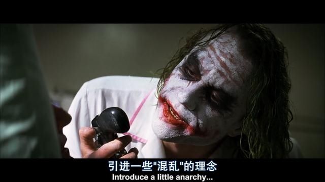 『蝙蝠侠』打败蝙蝠侠的小丑输了？不尬吹，独家新解《黑暗骑士》史诗三部曲