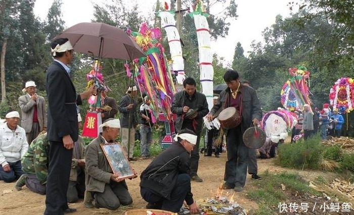  「取消」有专家建议取消土葬改为火葬，还美其名曰：对农民好，