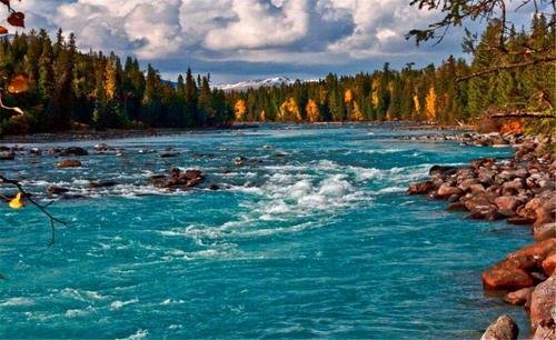 我国最晚睡觉的地方，晚上10点才天黑，那里的美女格外漂亮