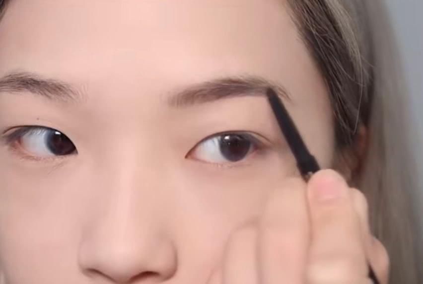 小姐姐|小姐姐仿妆“小千代”,被吐槽装嫩,看到成品:这脸被天使吻过?