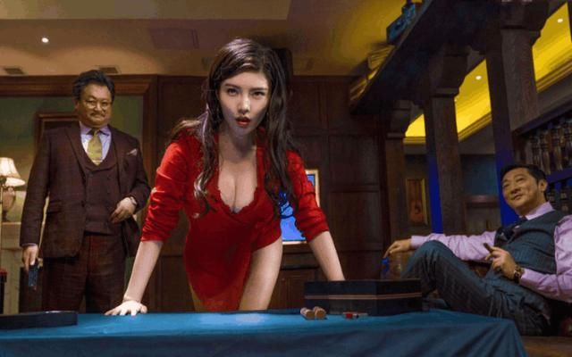 她是《西虹市首富》中的按摩师，徐冬冬再次用身材和演技征服观众