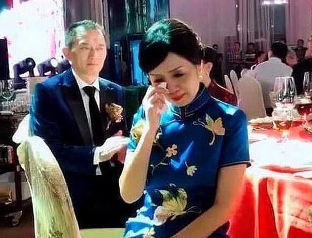  「母亲」女儿结婚了，亲妈出席婚礼，这颜值让网友称赞“最美丽的岳母”