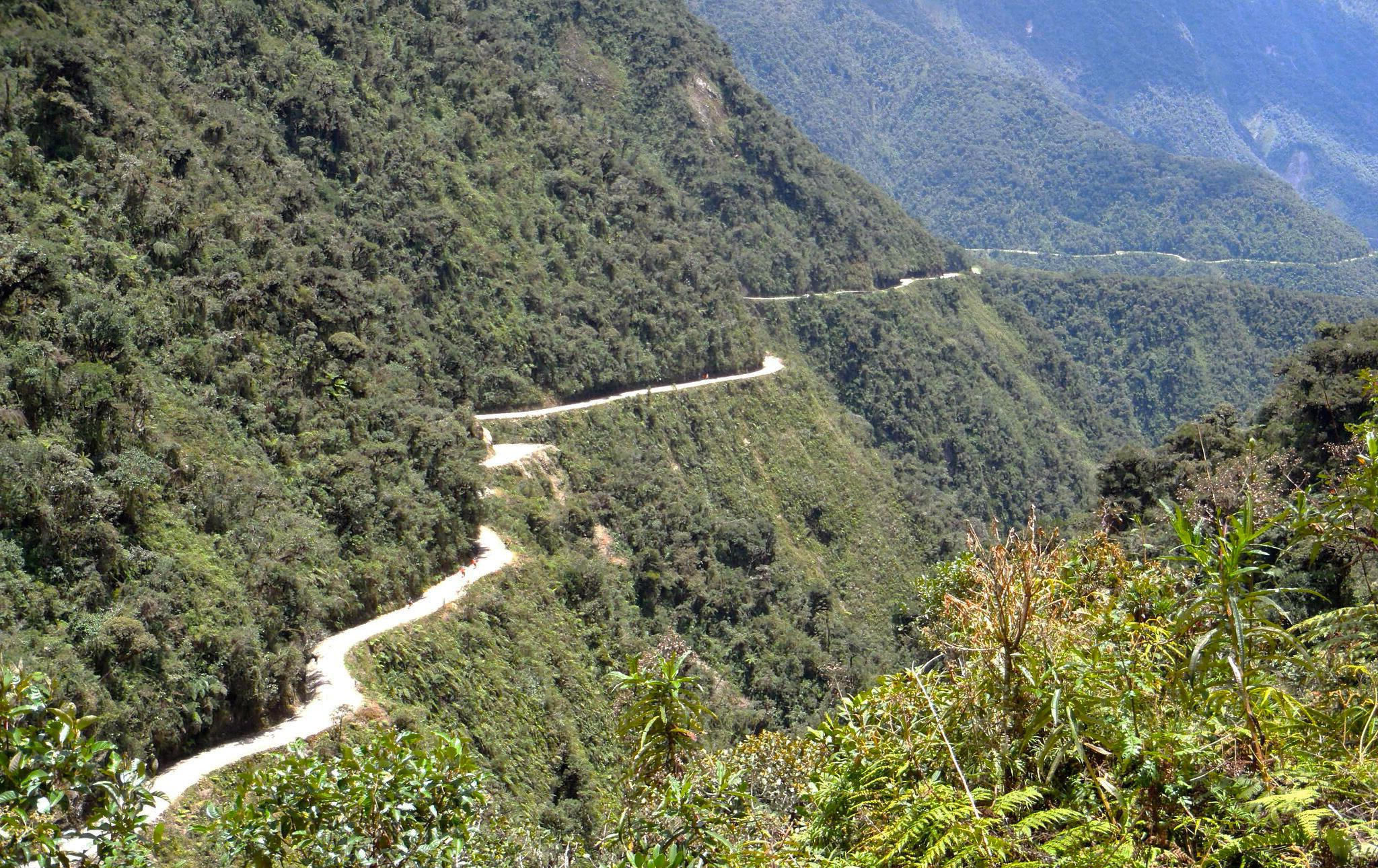 自驾游全球5条特别山区公路，每一条都有无敌风景和高度危险性！