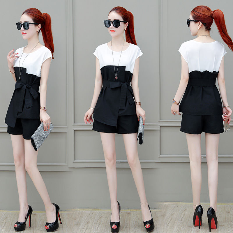 女人不一定漂亮，但一定要有气质，十款“气质套装”，减龄有活力