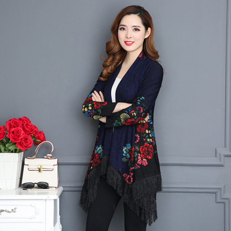 别急着买羽绒服!今秋流行的薄外套，比风衣还美，赶紧给妈买2件