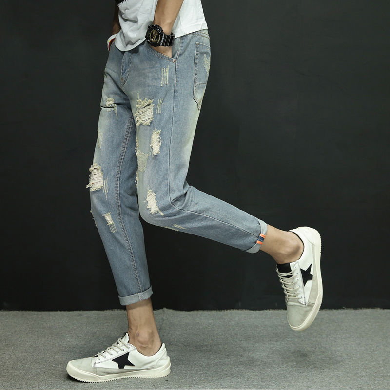 入秋后,早晚温差大,日常出门少穿短裤,试试新款小脚裤吧