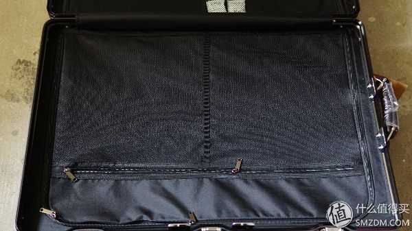 便宜量足的大容量行李箱:网易严选28寸pc铝框拉杆箱