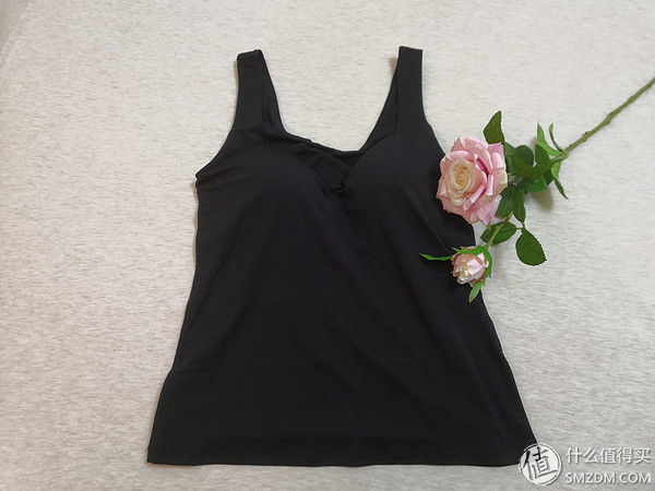 【好物分享】 篇十七:带文胸的百搭小背心，陪你出街凹造型