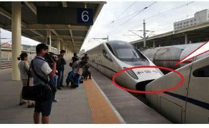 乘坐高铁,下车抽烟时车开走了咋办乘务员：只问一句话即可！