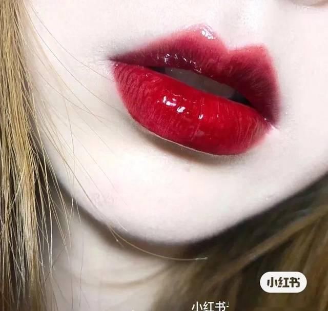  「究竟」一支YSL卖2000？！这种身家翻番的彩妆产品究竟有哪些来头？