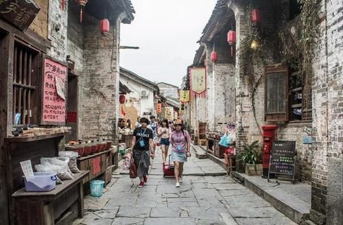 广西长寿县有座不知名古镇，有人嫌无聊，有人大赞原生态