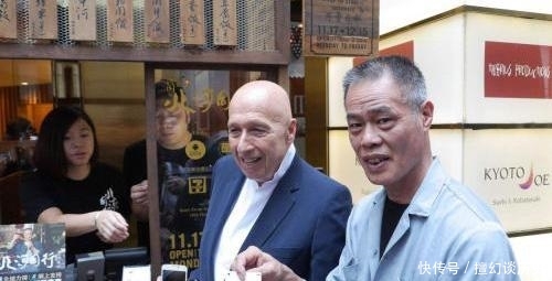  我国■千亿富豪放弃外国国籍，加入我国国籍，并且还买下香港一