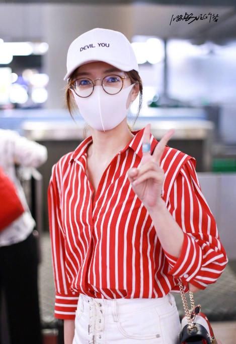 罗志祥女友周扬青38度穿毛衣，看她照片都觉得热