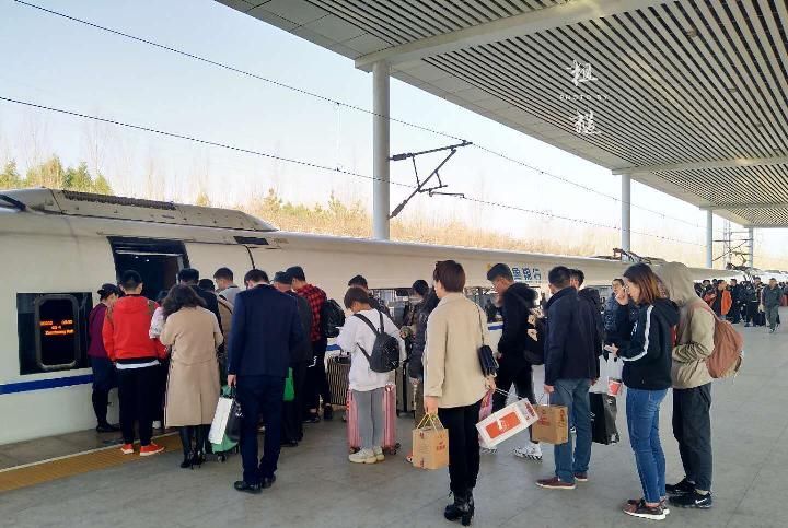 坐了多年高铁，终于明白二等座，为什么没有 “E”，只有ABCDF