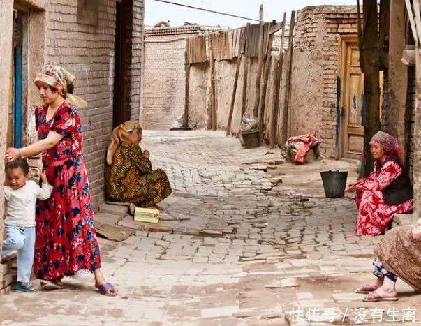 被称为中国最“懒惰”的城市,睡到12点才起床,众游客来一探究竟