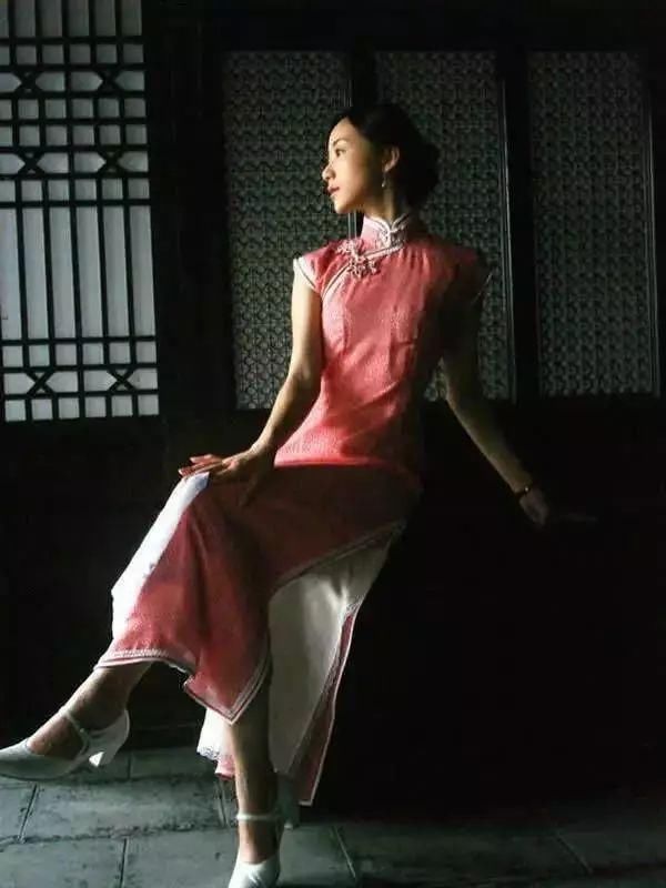 真养眼!勾魂女子旗袍照片!
