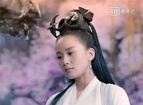 周冬雨刘诗诗能撩倒那么多男神，都是因为这款神奇的“绿叶眼妆”