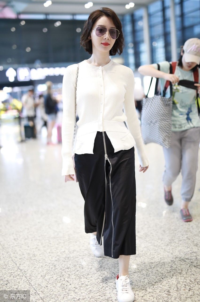 陈数气质无敌，可身材却一言难尽，网友:终于相信你41岁了