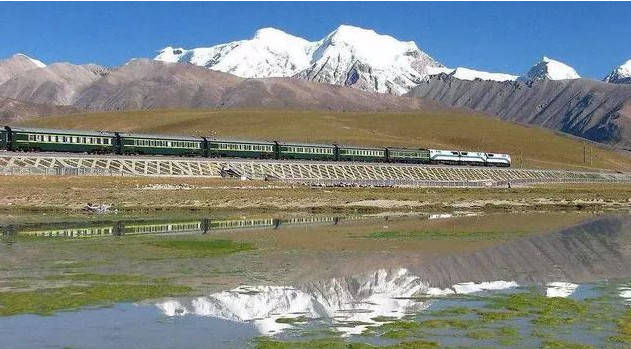  『经济』在西藏建铁路难度是很大的，但为何还要修川藏铁路？看完就知道了