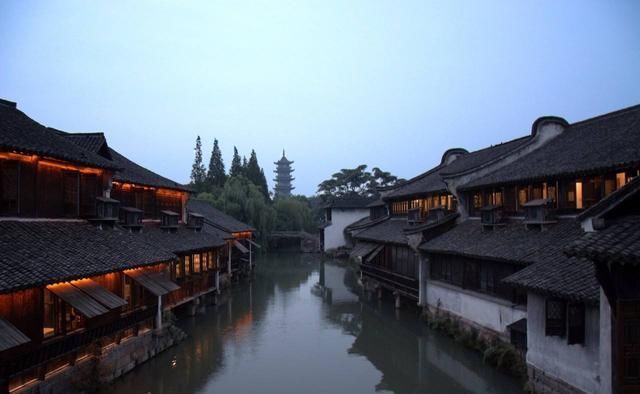 我国唯一“漂”在水上的一座古镇,盛产柚子,为什么至今不修路?