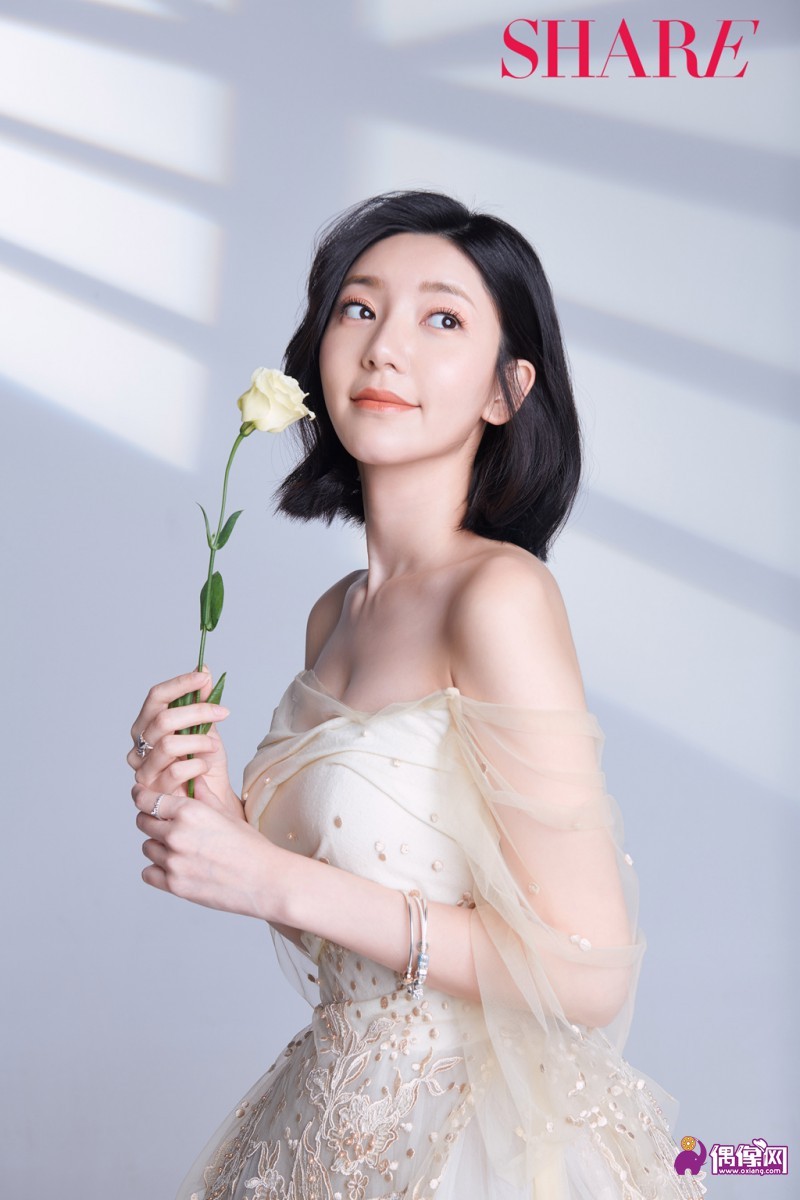 郭雪芙时尚大片曝光 百变女神化身魅力新娘