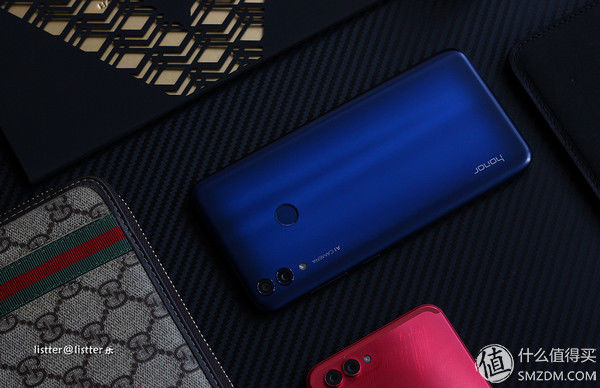 数码测评 篇二:1099元的手机，一篇原创的荣耀畅玩8C蓝色版图赏，好不好看?
