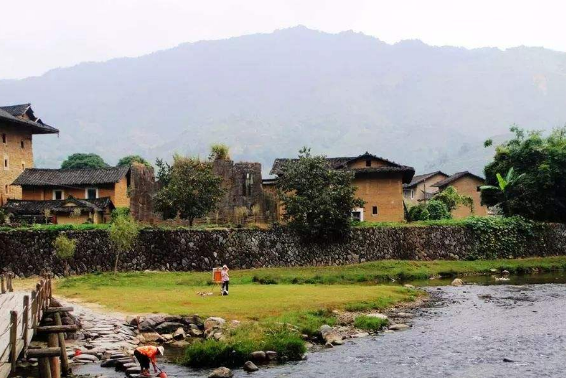 为什么现在很多农村老人，不愿意去城里生活？老农说出背后的原因