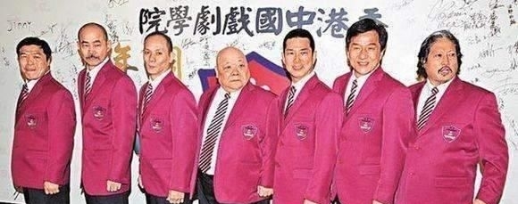 #家喻户晓#七小福现状:洪金宝老了,成龙元华不再年轻,而62岁的他仍像30岁
