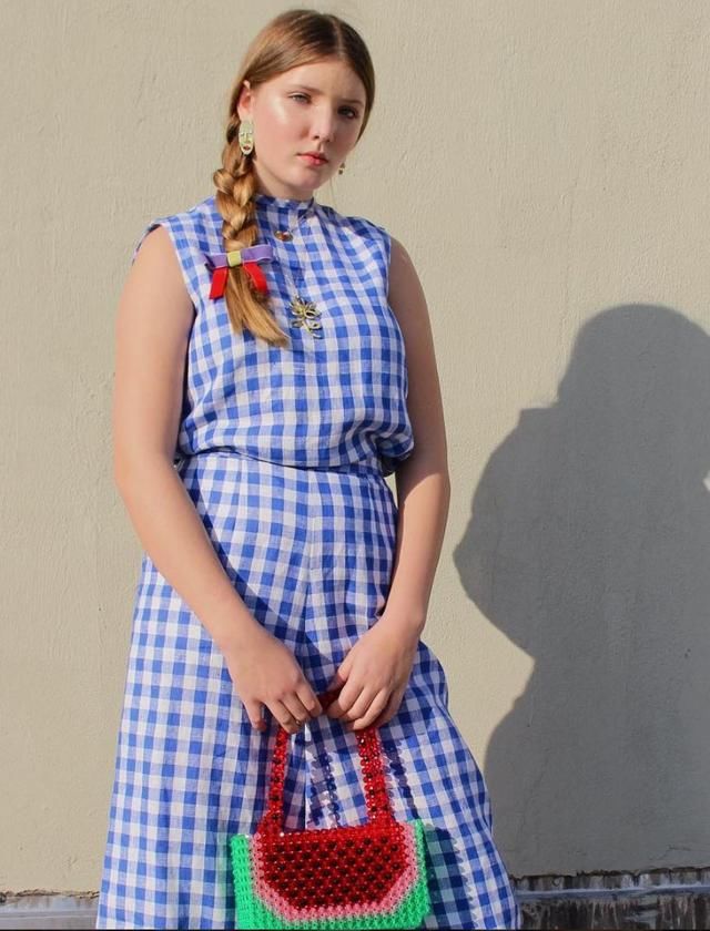 101女孩的少女感，原来靠这些“塑料”单品就能get？