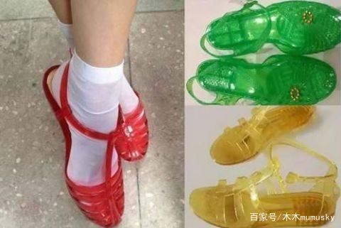 80,90后小时候穿过的爆款服饰,你穿过下面的几件呢?