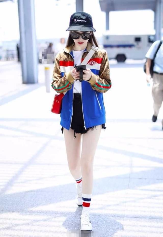 女星同穿运动服，蔡依林性感外露，戚薇长腿撩人，宋茜接地气！