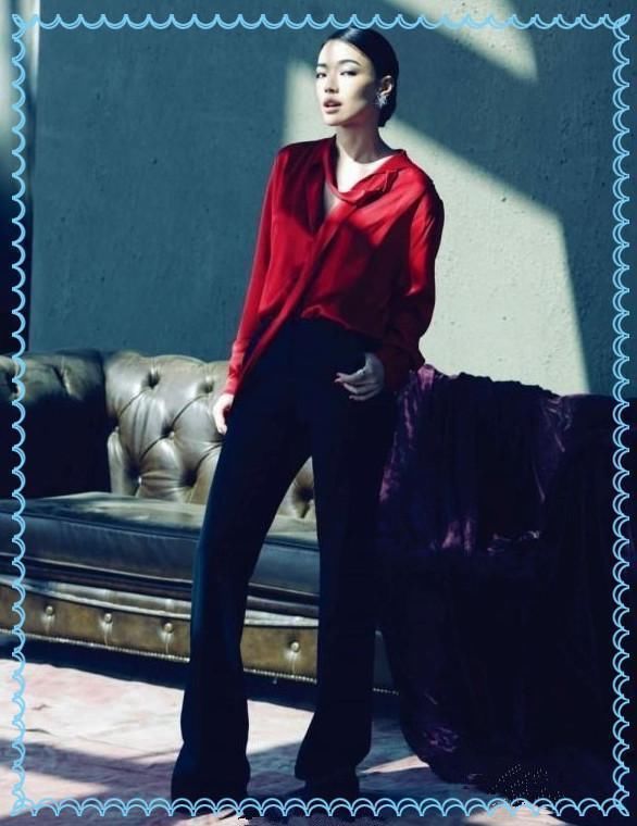 当42岁舒淇与39岁周韵同登杂志封面，才知道姜文眼光是有多好!