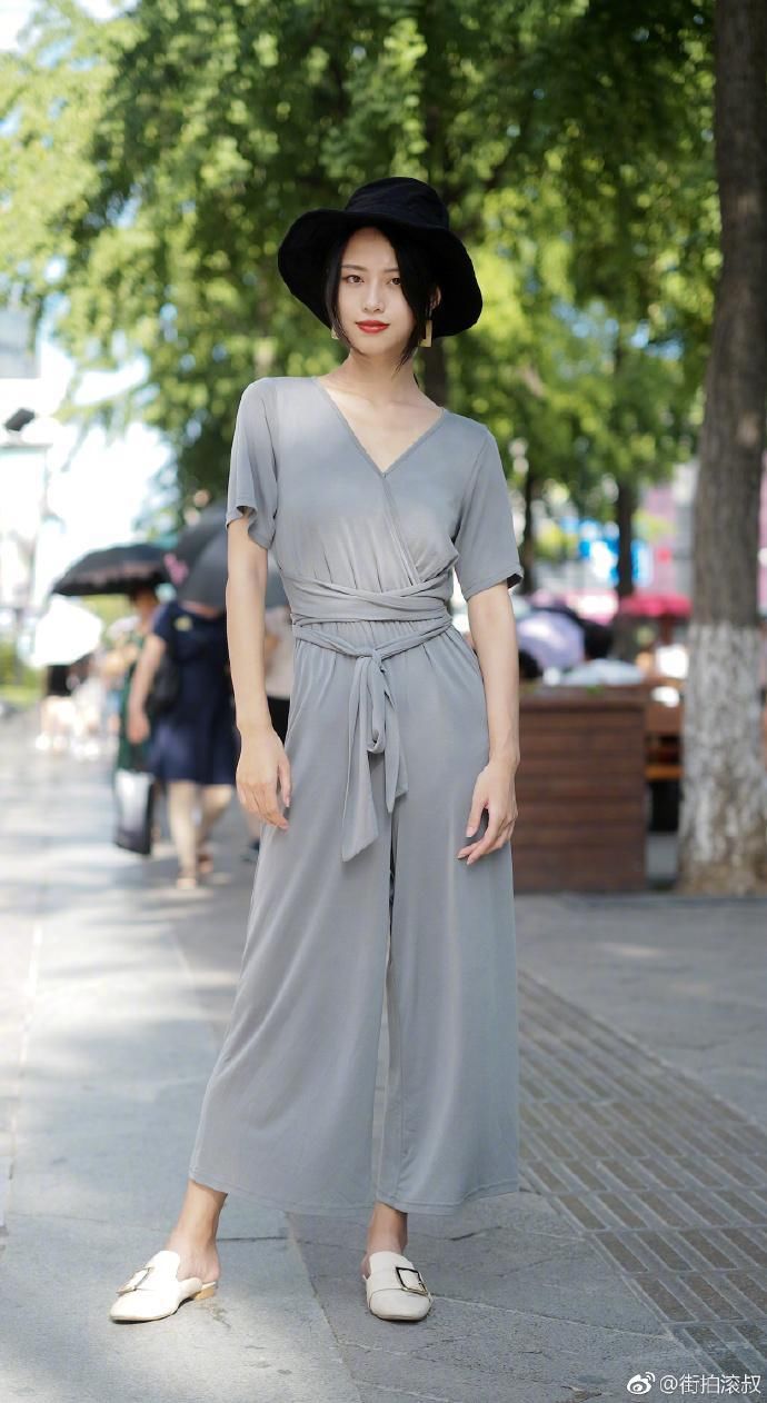 那些素雅的衣服，她们是如何做到穿在身上高大上的?